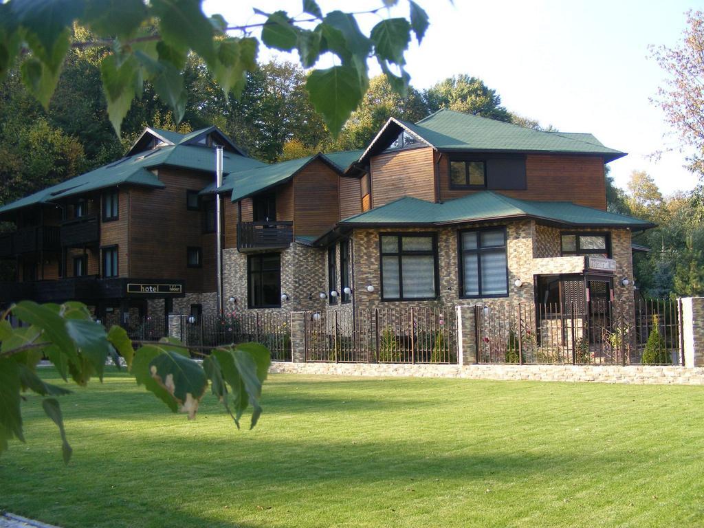 Hotel Hillden Lodge&Restaurant Drumu Carului Exteriér fotografie