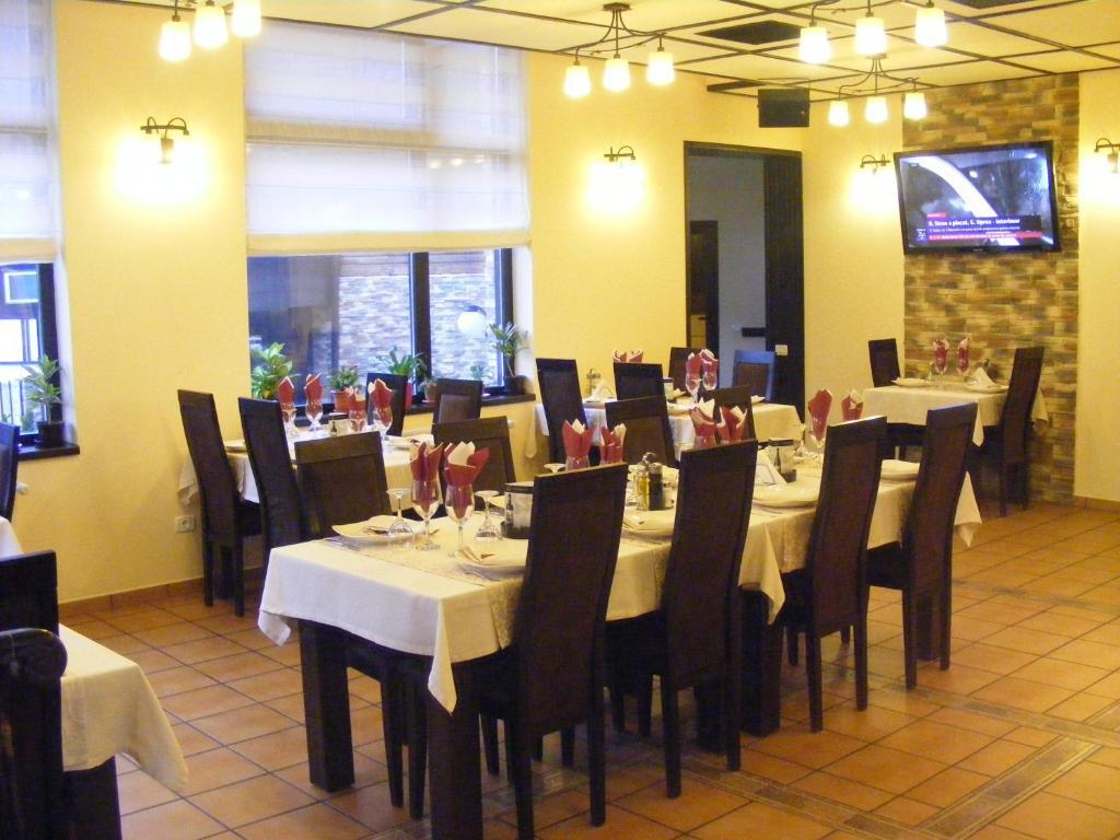 Hotel Hillden Lodge&Restaurant Drumu Carului Exteriér fotografie